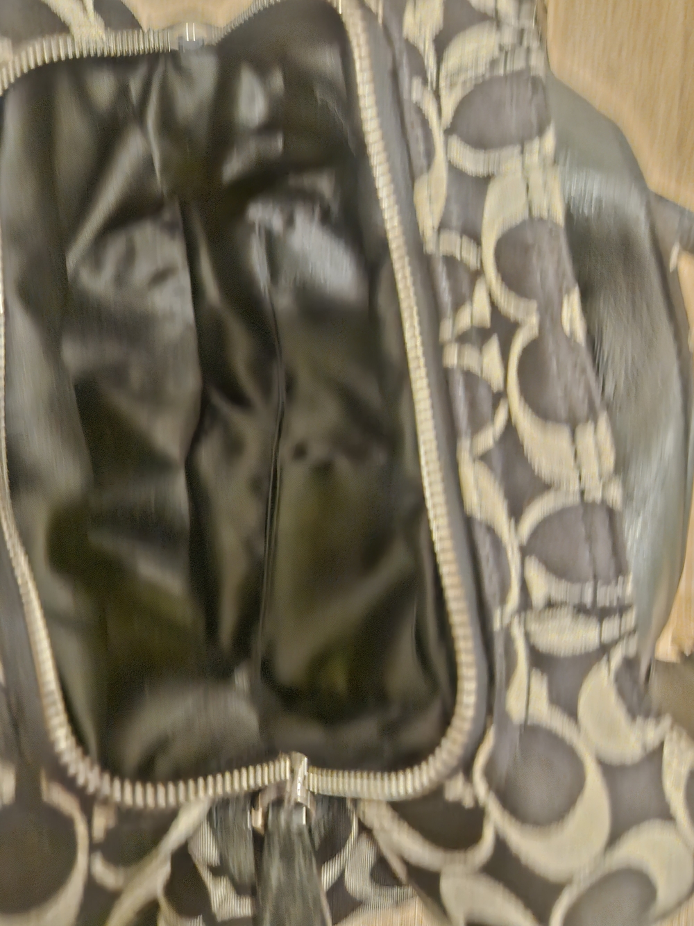 Coach Ashley Madison Shoulder Bag (F21881) - Picture 7 of 11
